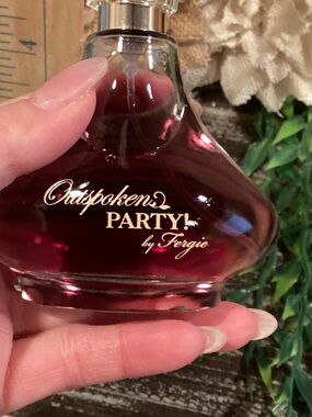 Avon Outspoken Party! by Fergie Pink Decorative Glass Bottle